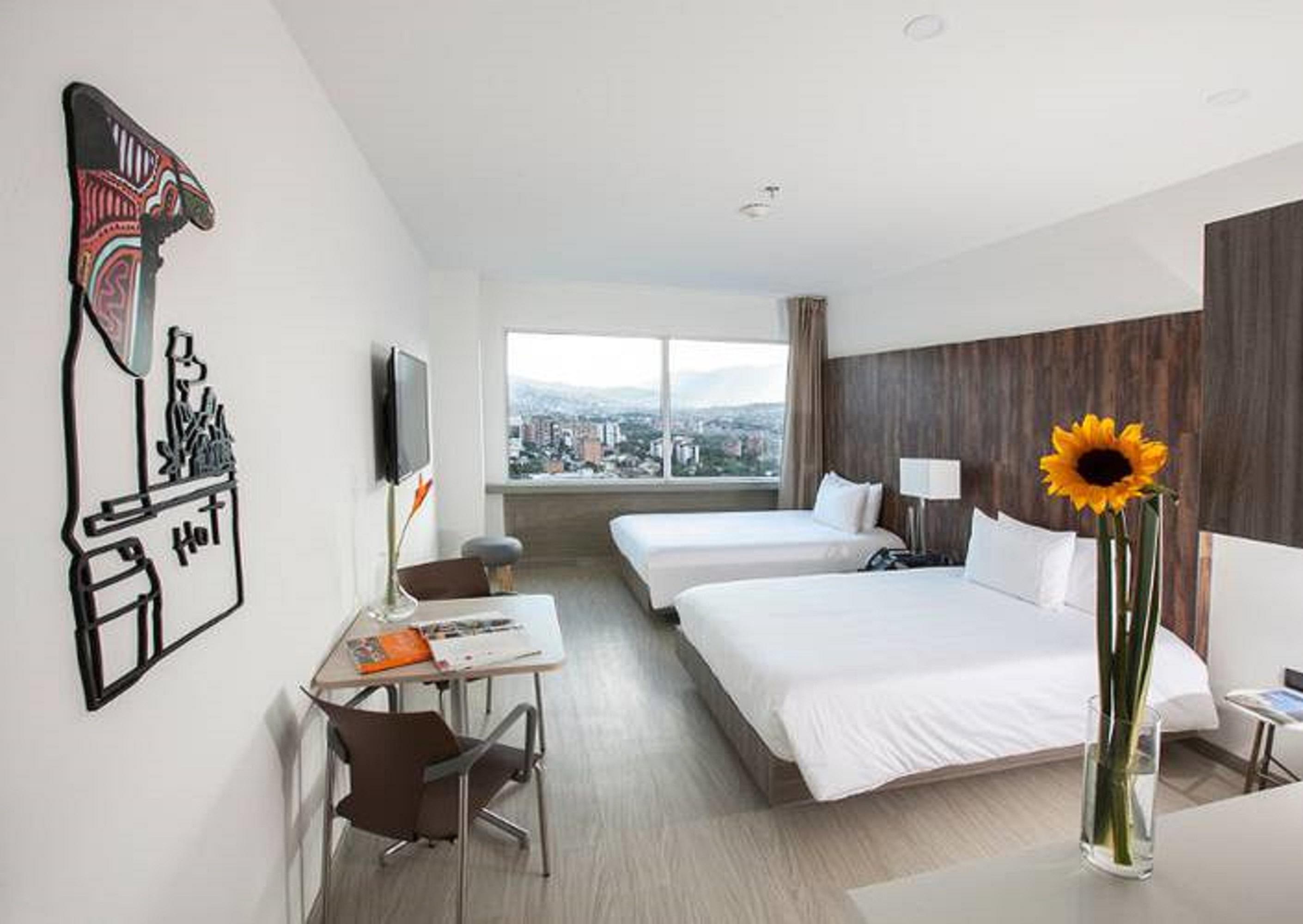 V Grand Hotel, A Member Of Radisson Individuals Medellín Eksteriør billede