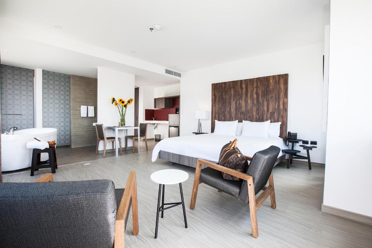 V Grand Hotel, A Member Of Radisson Individuals Medellín Eksteriør billede