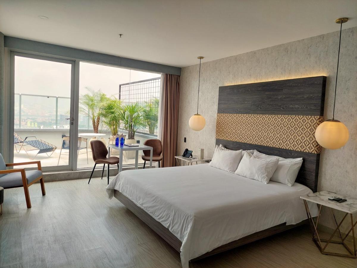V Grand Hotel, A Member Of Radisson Individuals Medellín Eksteriør billede