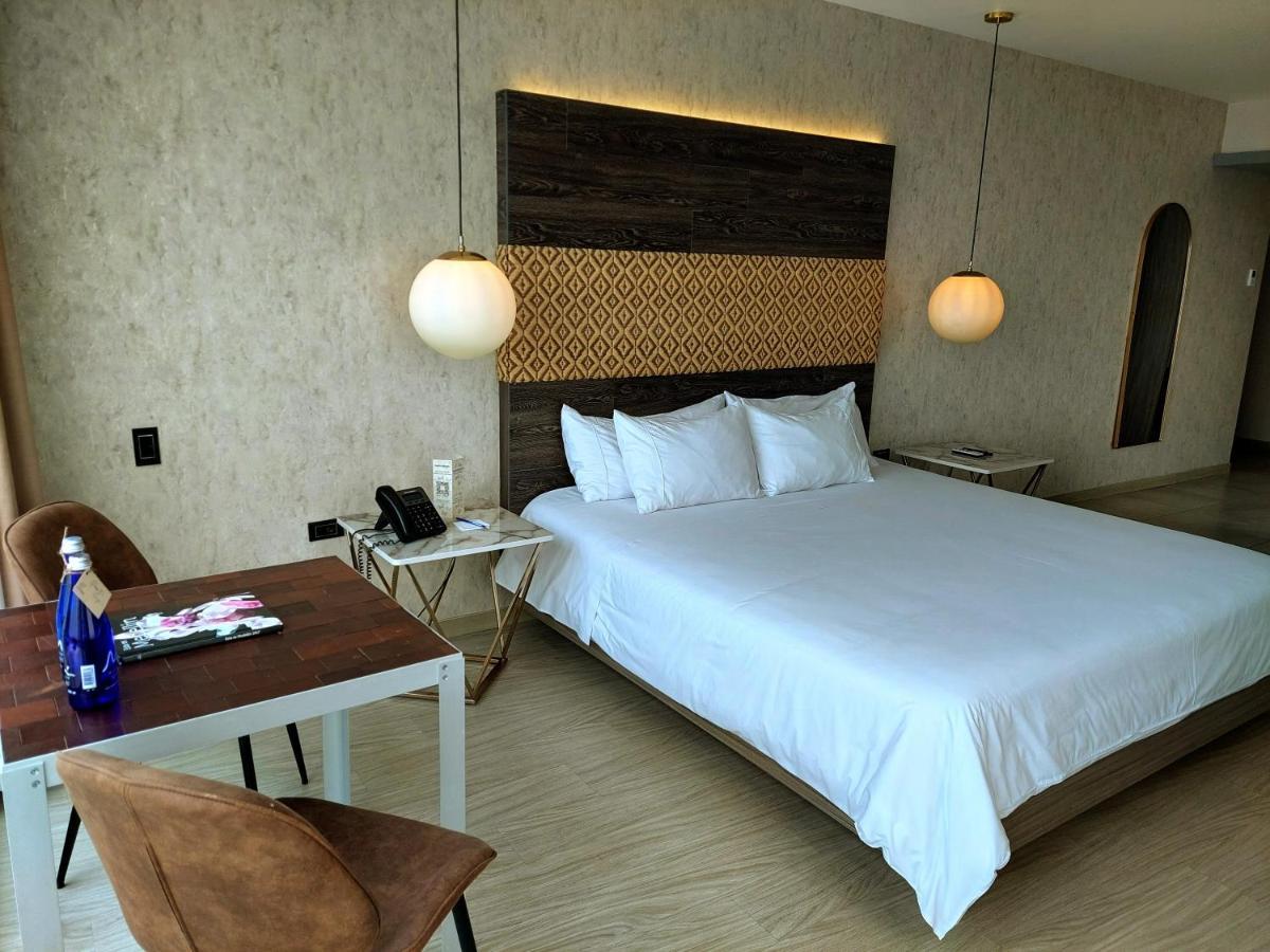 V Grand Hotel, A Member Of Radisson Individuals Medellín Eksteriør billede