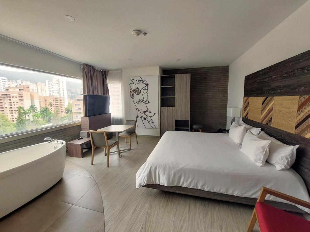 V Grand Hotel, A Member Of Radisson Individuals Medellín Eksteriør billede