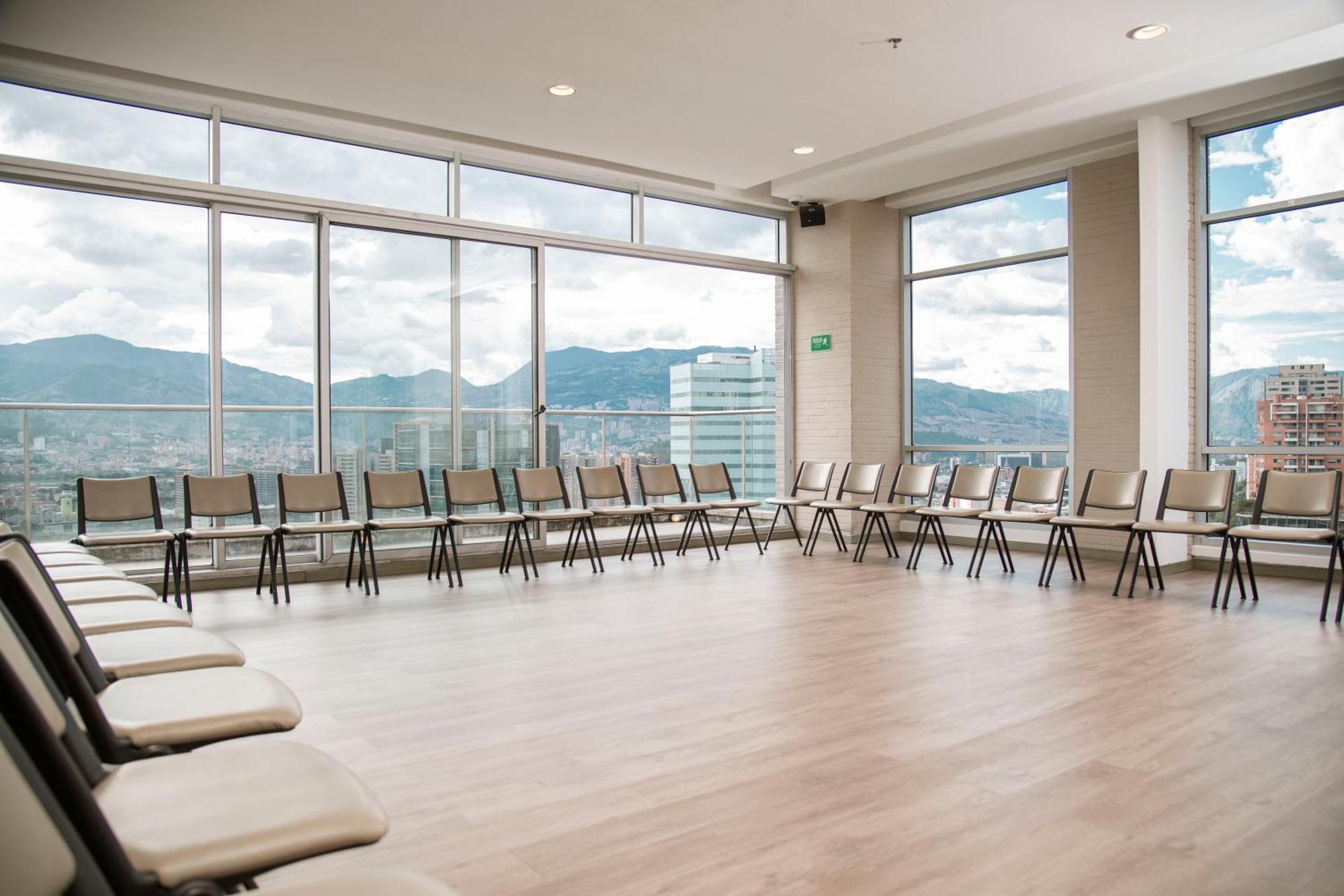 V Grand Hotel, A Member Of Radisson Individuals Medellín Eksteriør billede