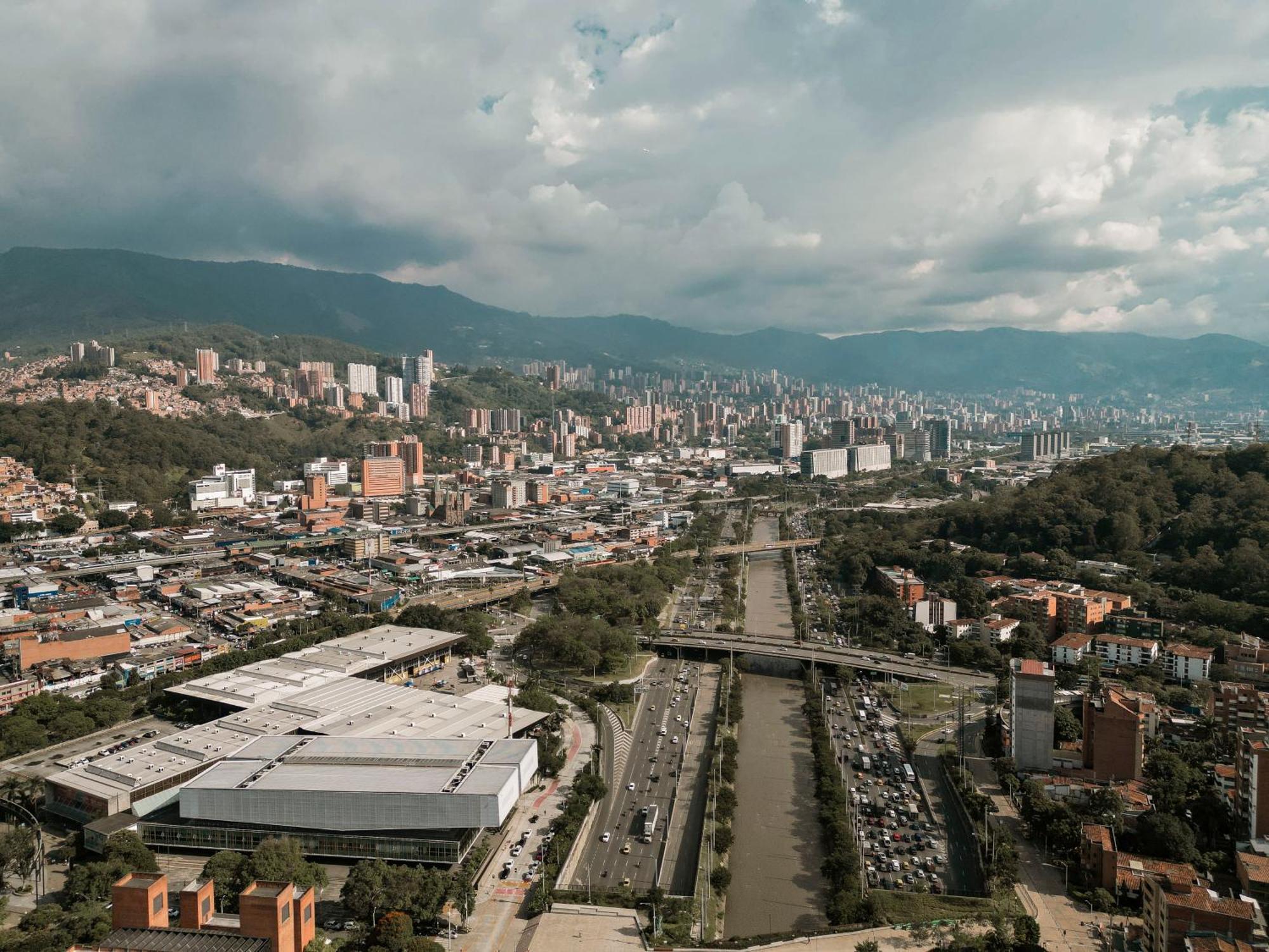 V Grand Hotel, A Member Of Radisson Individuals Medellín Eksteriør billede