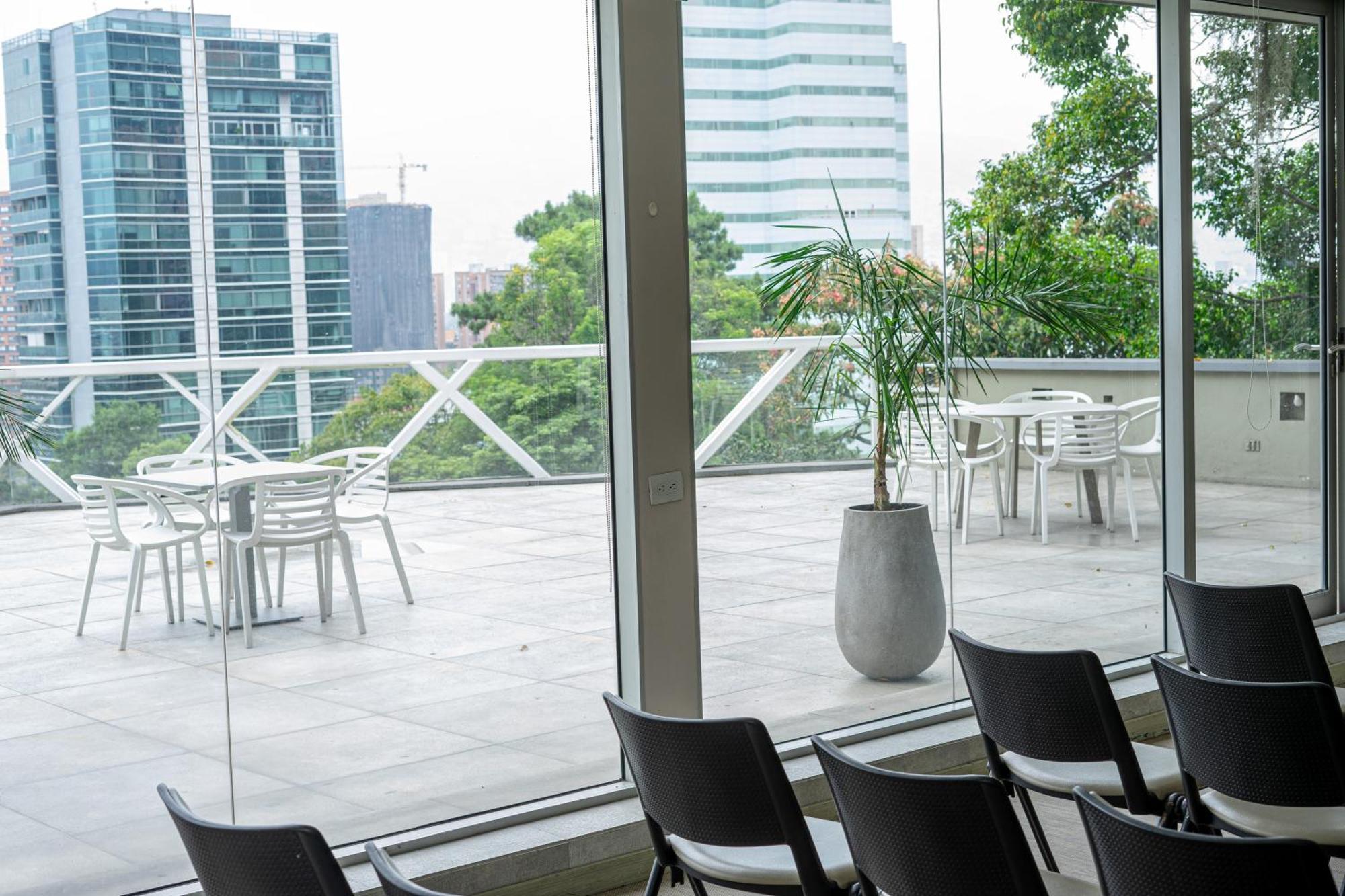 V Grand Hotel, A Member Of Radisson Individuals Medellín Eksteriør billede