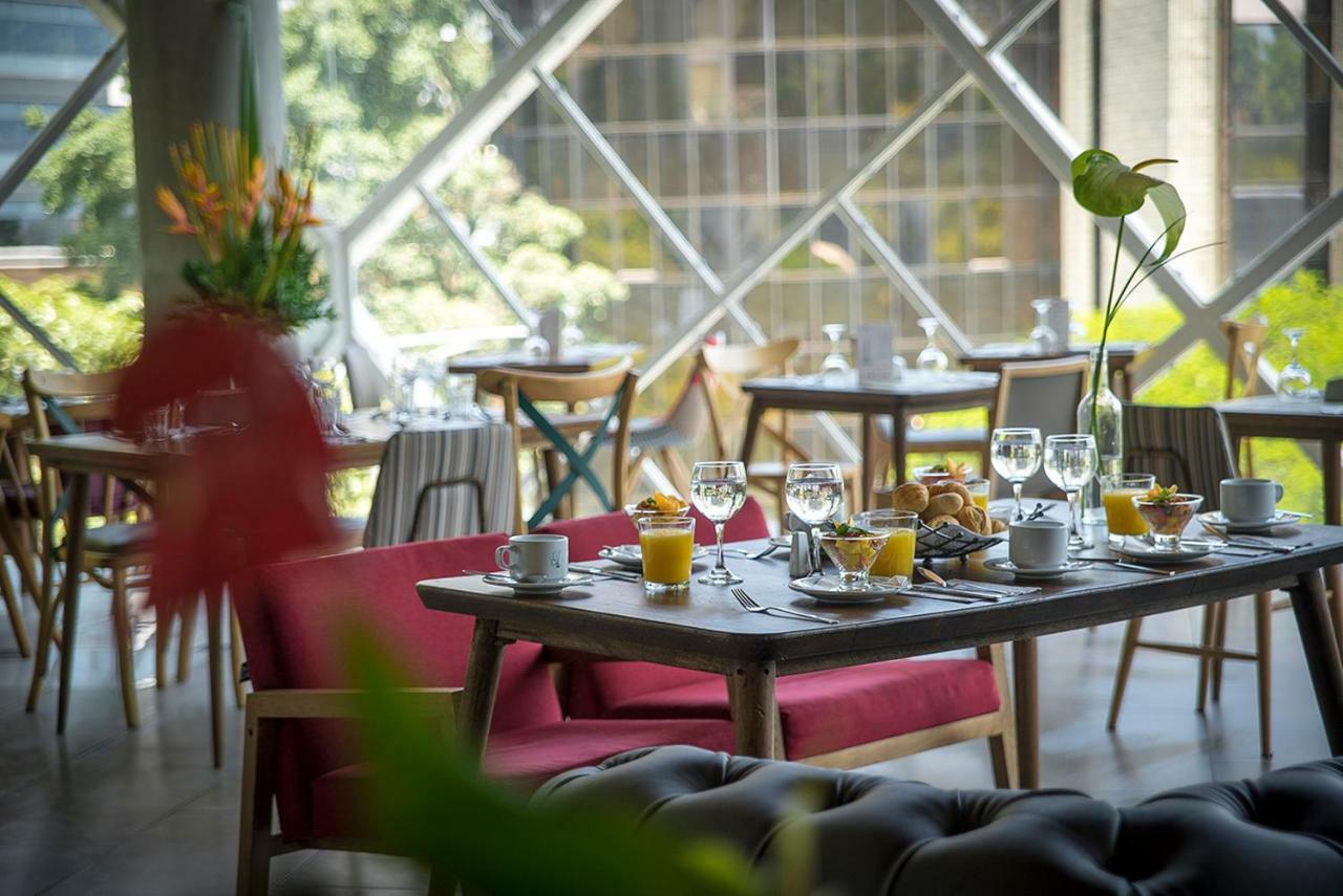 V Grand Hotel, A Member Of Radisson Individuals Medellín Eksteriør billede